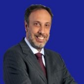 Juan baixa resolução - quadrada fundo azul